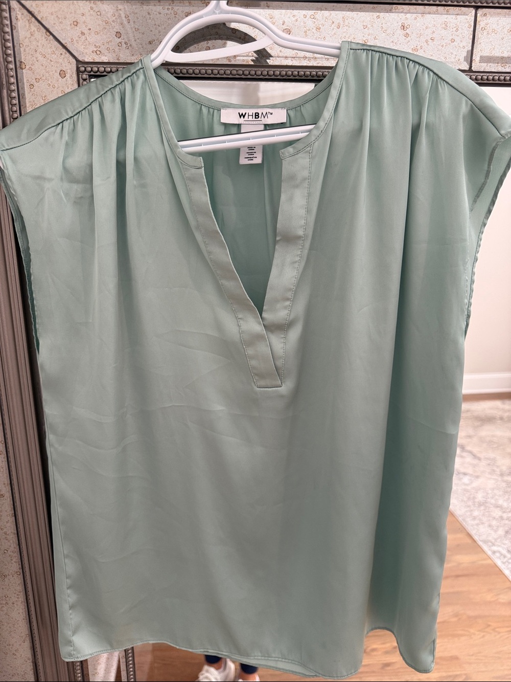 White House Black Market Mint Green Split V-Neck Cap Sleeve Blouse